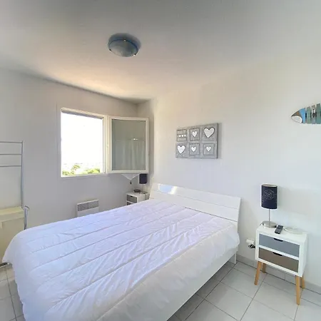 Magnifique Maison Vue Sur La Avec Piscine Commune A 800m De La Semesterbostad *